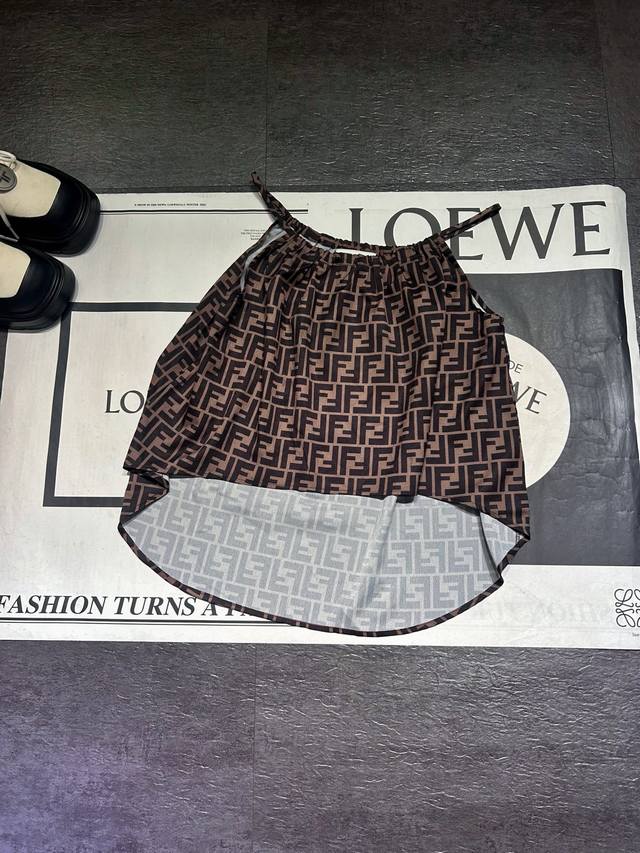 set Fend* old flower suit is shipped, elastic waist is super comfortable, suspen