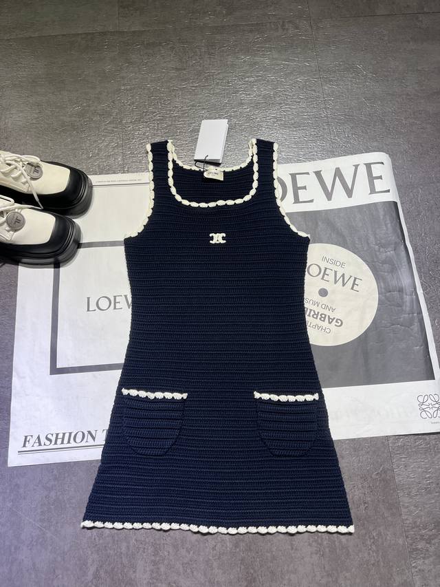Pp Celin**Celin new black Arc de Triomphe Logo knitted dress shipped, vest skirt