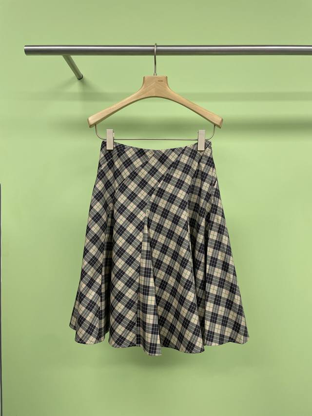 Marchen2025 Summer College Style Lace Decorated Plaid Short Cut Gardening Depart