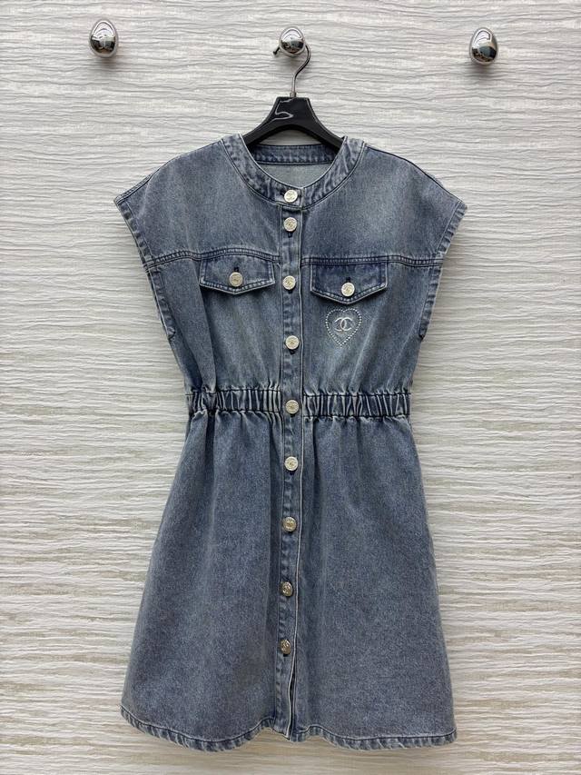 Xiangjia 25 new round neck elastic waist sleeveless denim dress classic logo emb