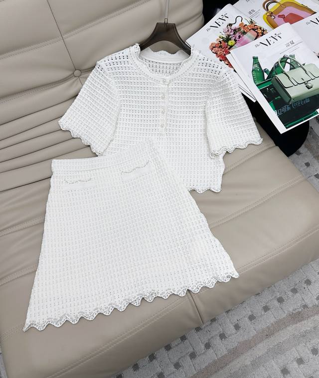 25Ss New pearl button round neck knitted hollow top high waist skirt two-piece s