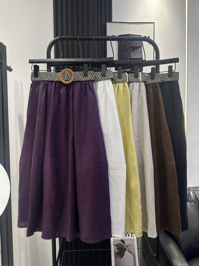 Ysl Saint Laurent's new elastic waist linen puffy skirt has a great fit and is c