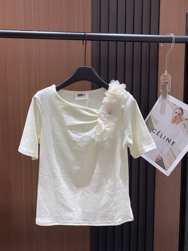 Margiela 2925 new short-sleeved top An unconventional T-shirt with an oblique co