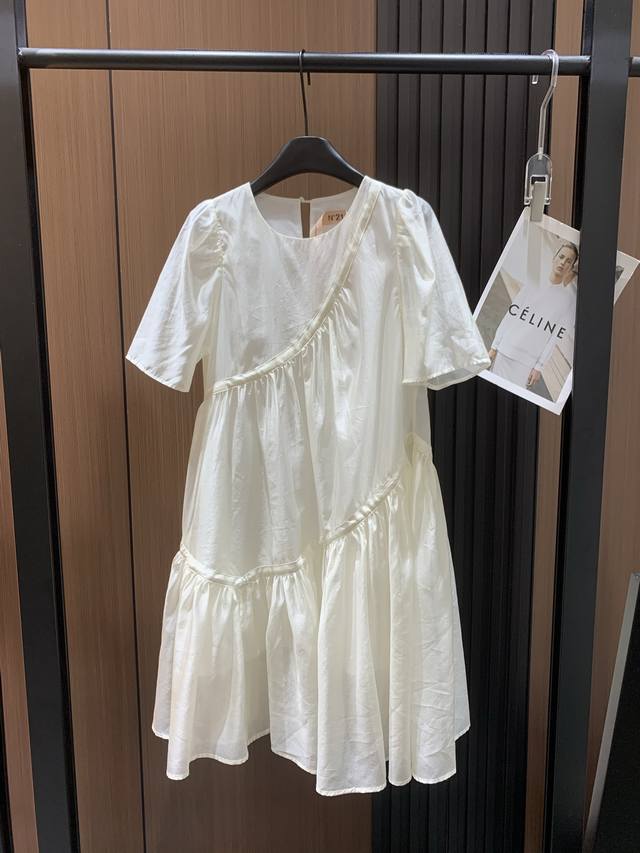 N21 The new pleated lines on the 2025 new version outline the waist curve, and t