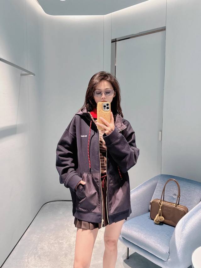 Miu Mi* 25Ss early spring new logo embroidered hooded drawstring jacket | Exclus