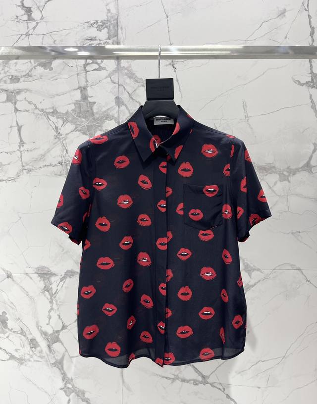 Saint Family Lapel Short Sleeve Silk Shirt with Lip Print The lip print is so co