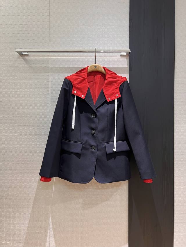 New early autumn color contrast hooded splicing fake two-piece design suit casua
