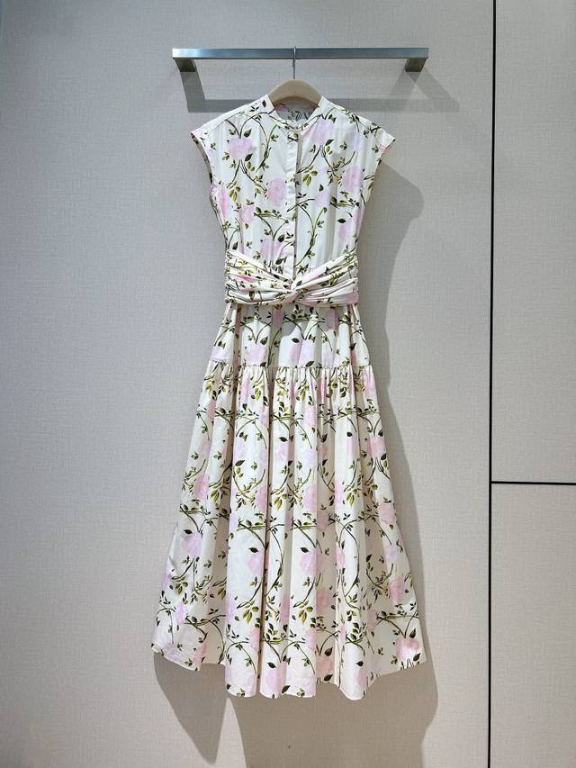 Giambattis*T*A Va*L*L*I Pink rose print pattern, French round neck design, butto