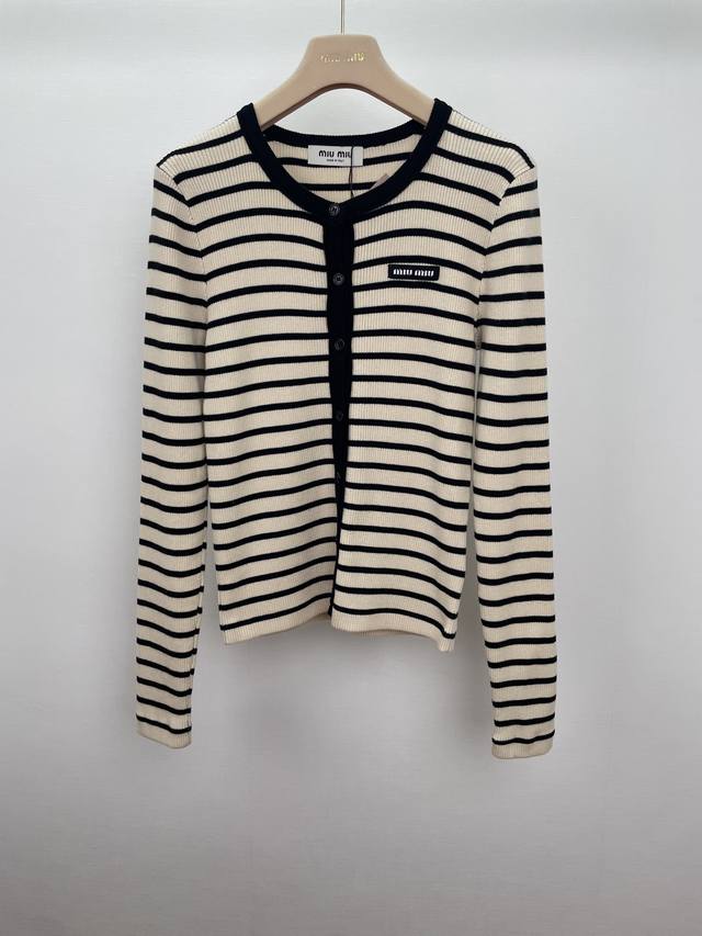 Miu 25Ss round neck cardigan high-end design, super versatile and not picky at a