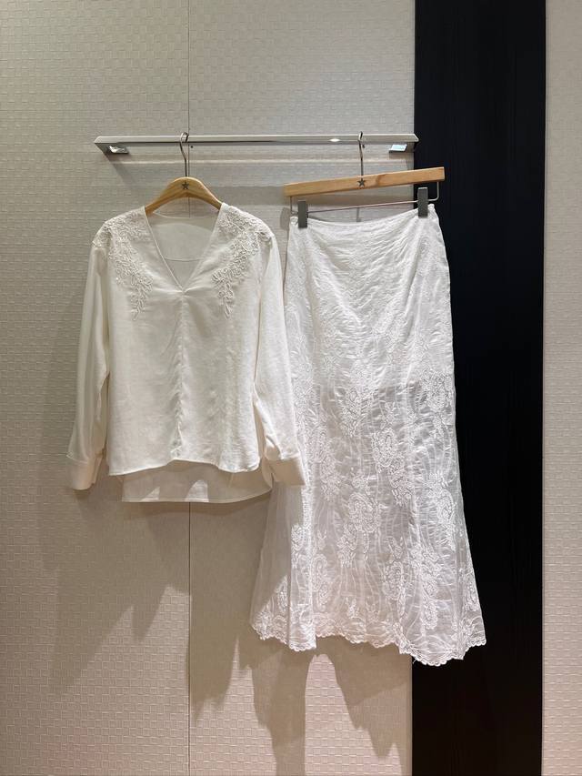 New heavy embroidery beading V-neck linen shirt holiday style lazy versatile sim