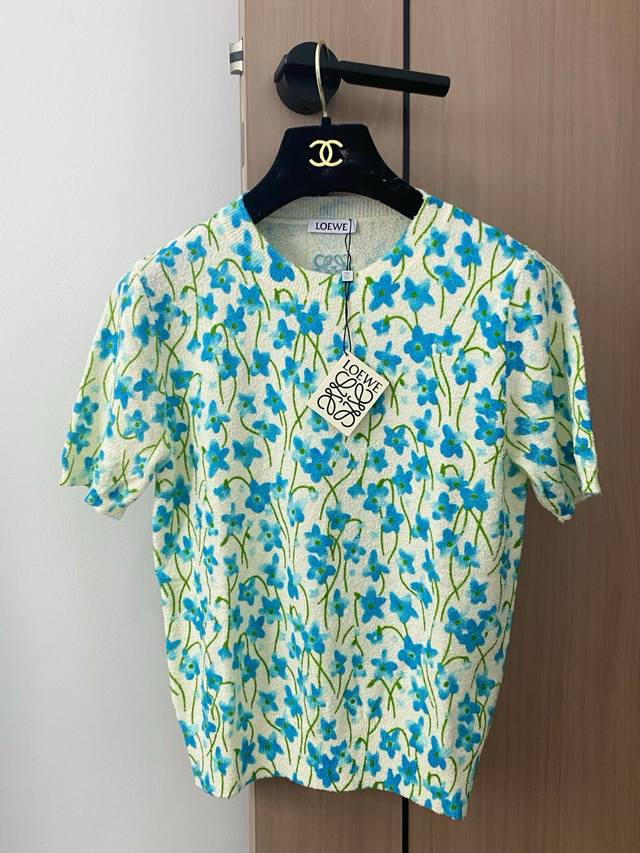 New round neck short sleeves with logo decoration, super slimming Size: