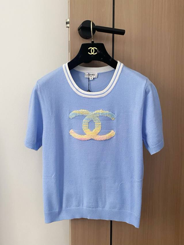New three-color short-sleeved fabric with breathable logo pattern design and emb