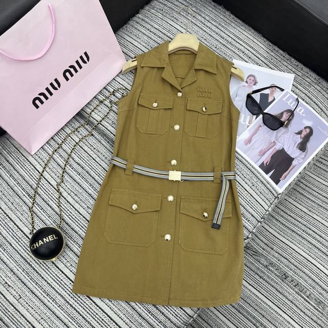 Highly recommended 25th year early spring series Miu * new lapel sleeveless vest