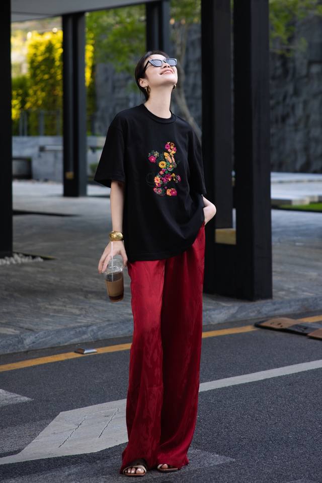 Set New 'Relaxed' Heavy Embroidery Mickey T-shirt Jacquard Wide Leg Pants. Smlxl