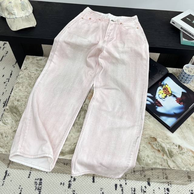 New summer style! Hand-painted distressed jeans, tie-dyed, washed, straight-leg