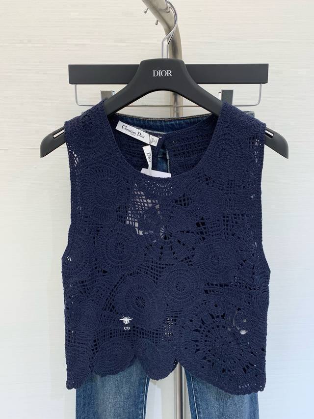 New two-color vest with logo pattern embellishment, slimming and fashionable Col