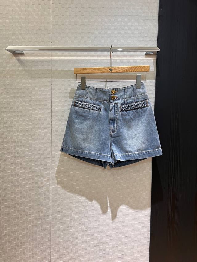 New braided decorative pocket denim shorts with two buttons for vacation, washab
