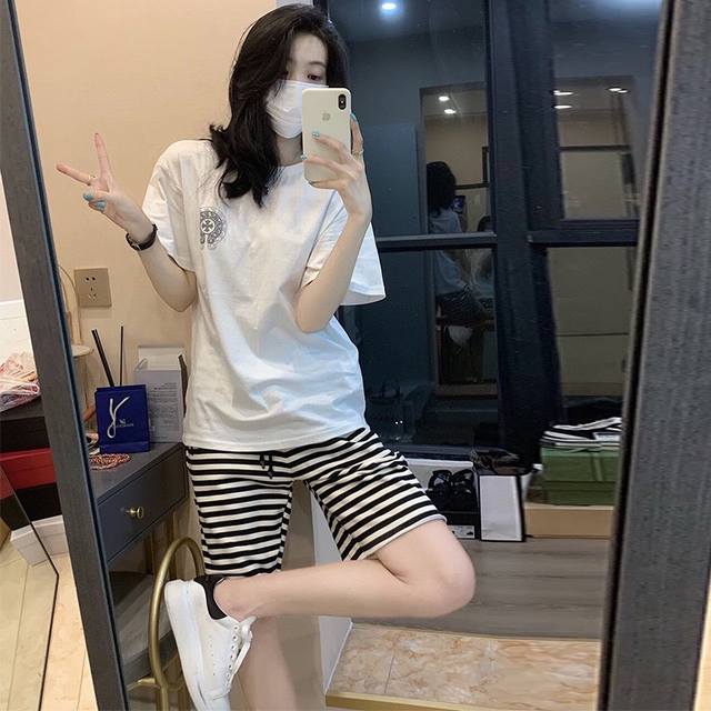 suit Cro* sweet and cool print short-sleeved T-shirt, neat and tidy, paired with