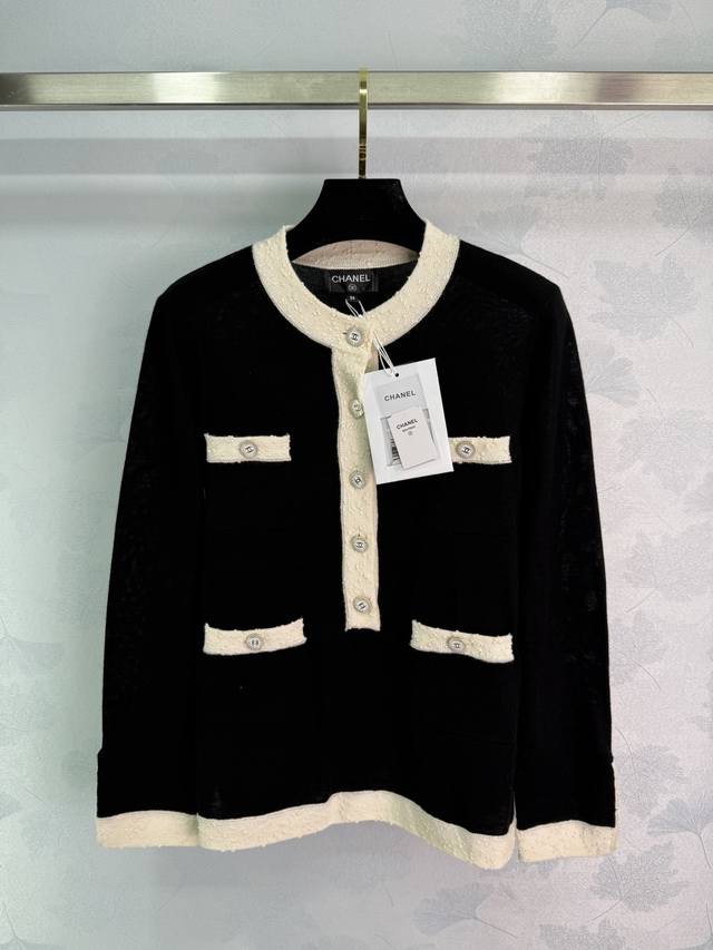 Chane* 2025 Spring and Summer latest collection! Contrast color round neck knitt