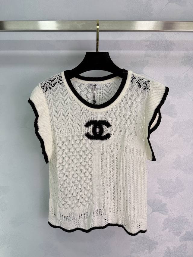 Ch*2025 Spring and Summer new hollow knitted vest, black lace design, double C e