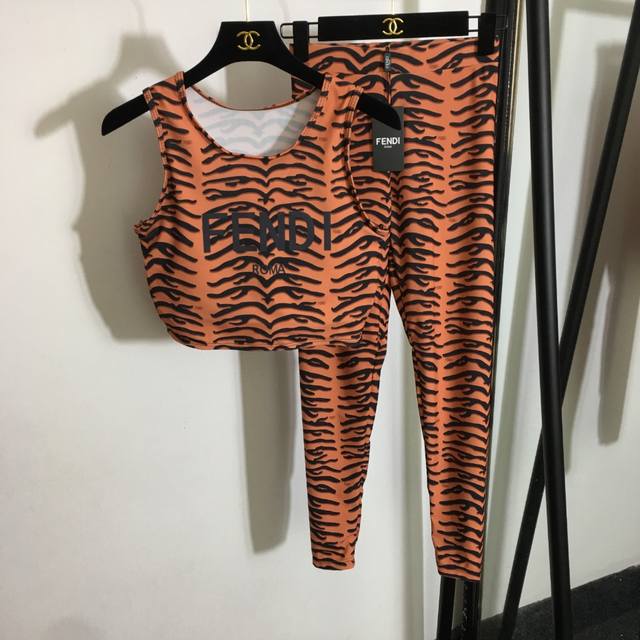Style No. 0855 Fend's newest yoga sports suit, sexy tiger pattern letter print v