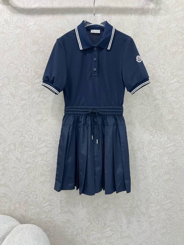Moncl*R 25 new Polo collar, waisted and nylon dress with a smooth texture. High-