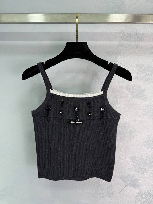 Miu*25 new spring and summer knitted camisole top, with rhinestone decoration on