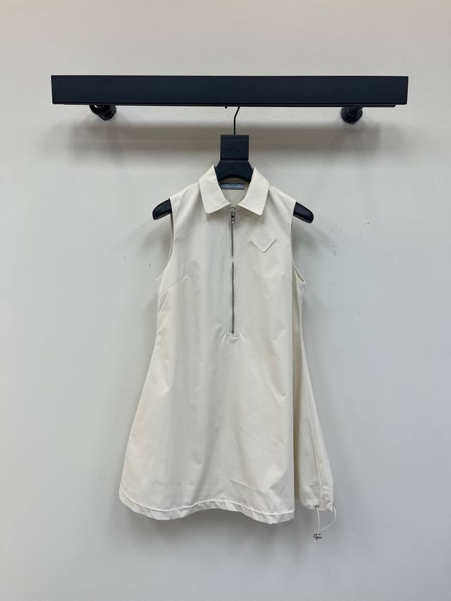 Prada sleeveless dress, very high-end imported high-density texture, very cool a