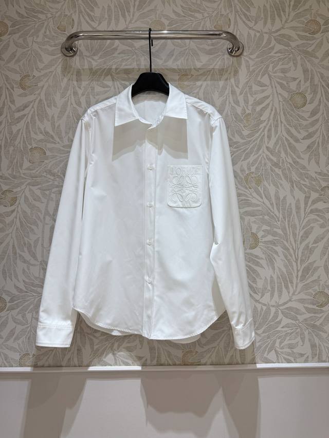 In stock Model 1P Classic white shirt with pocket chest patch Anagram embroidery