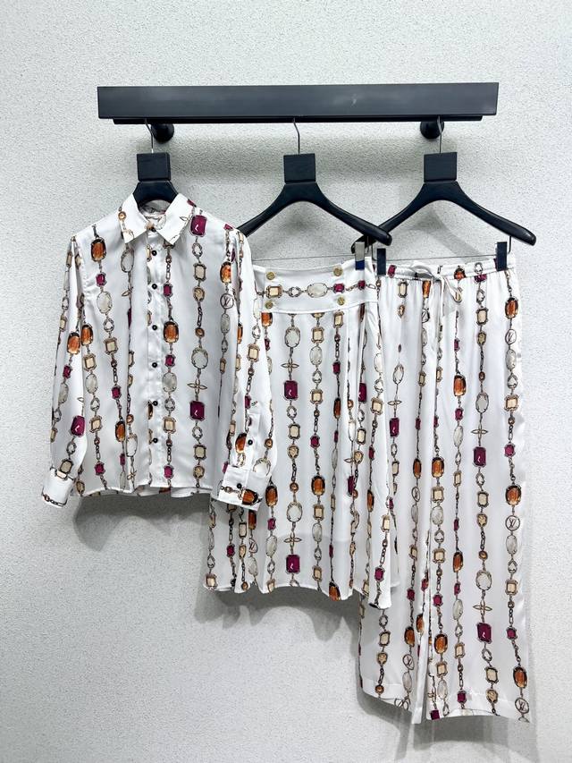 L's series of diamond print skirts are fashionable, low-key, luxurious and advan