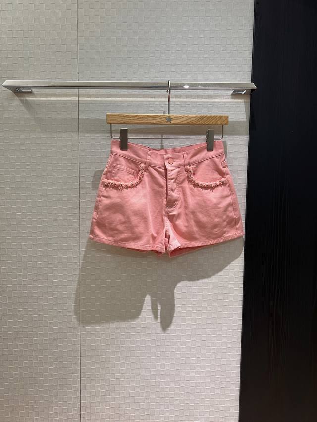 New style nail diamond raw edge decoration hip denim shorts age reduction fashio