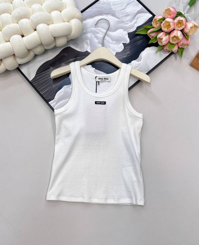 Miumiu letter logo ribbed vest This basic letter logo with exquisite details is