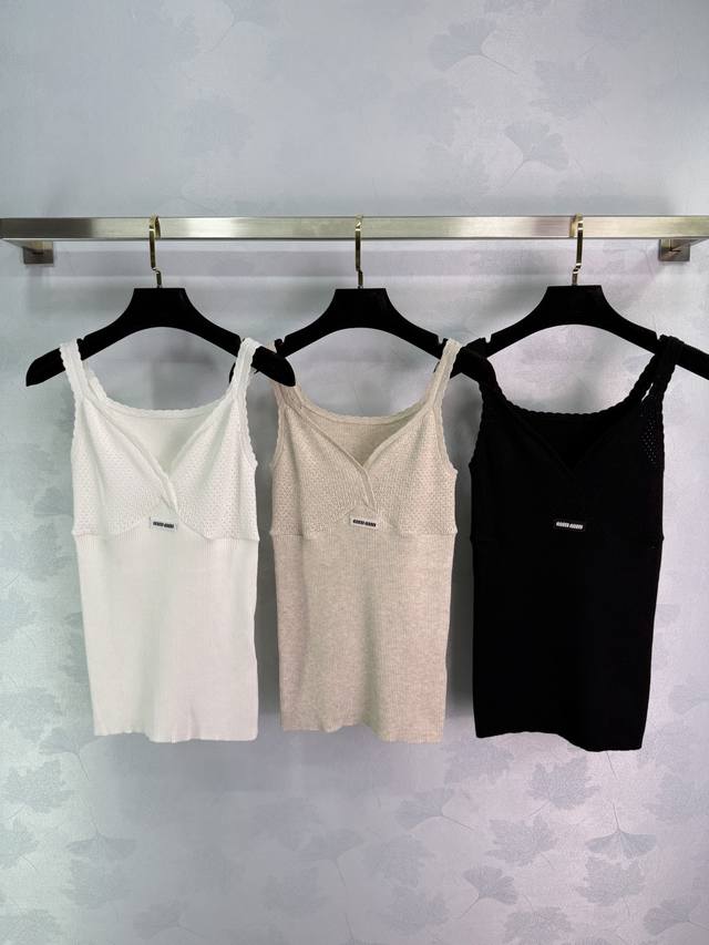 Miu*25 new style girl outfit, fashionable top student age-reducing knitted shoul