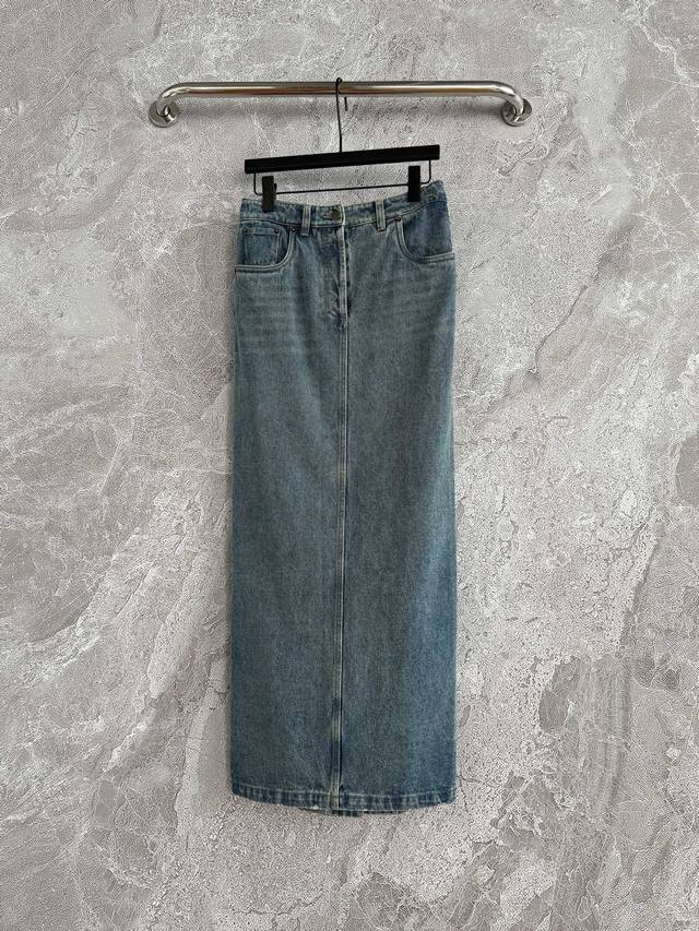 In stock Model 4P Denim skirt This season's denim wash is also very tasteful, wi