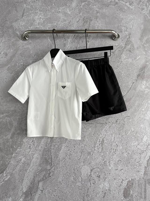 In stock Model 4P White shirt Classic college style shirt, high-density 80-count