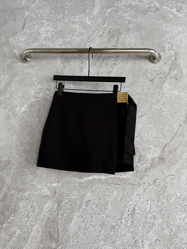 Available now Model No. 903P Miss silk wool culottes are made of black wool and