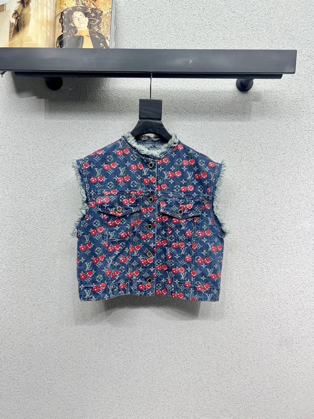 L series cherry denim vest jacket is fashionable, low-key, luxurious and advance