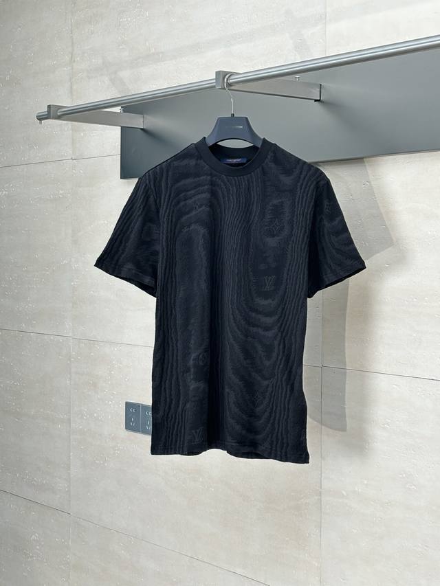 Lv Louis 25Ss new embossed printed short sleeves Made of custom fabrics, delicat