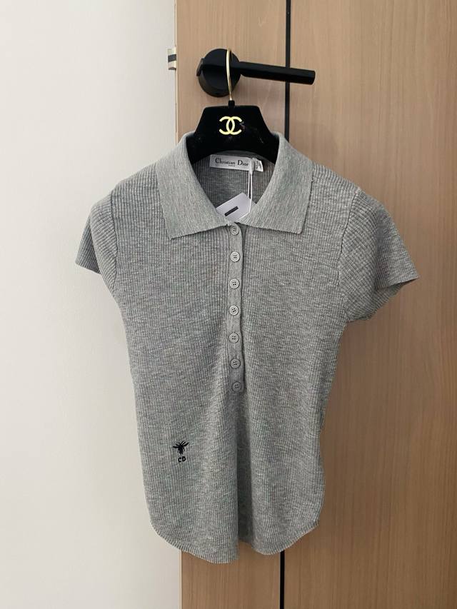 New two-color short-sleeved embroidered logo pattern embellishment to modify the
