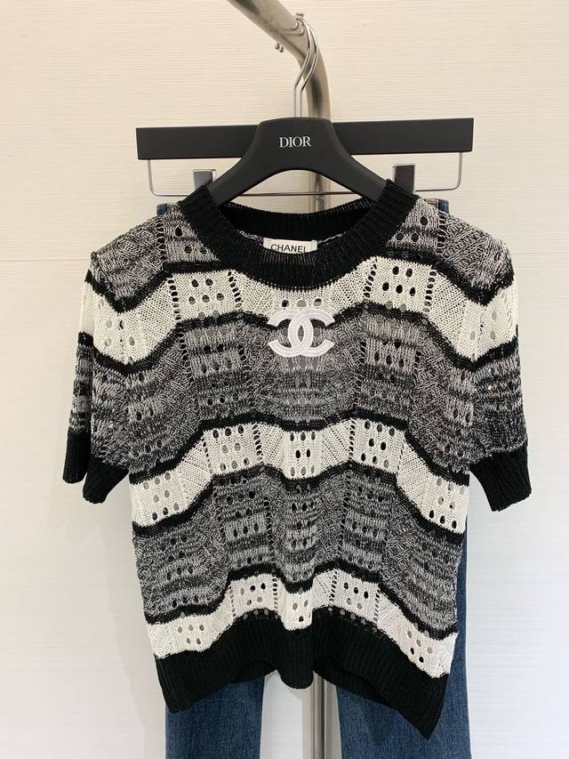 New summer series black and white striped knitted short sleeves made of 100% woo