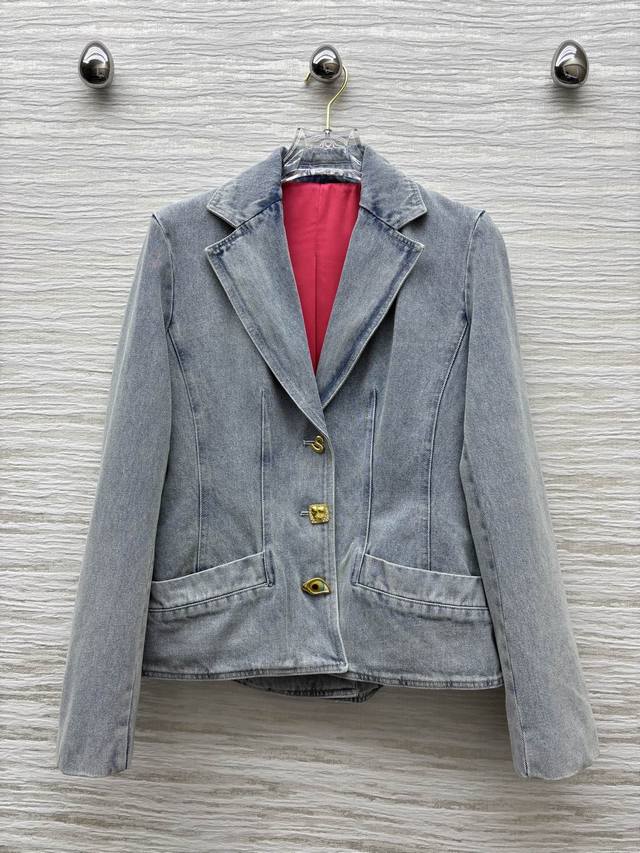 Sch's 25 new style special-shaped button lapel denim suit jacket. Each button is