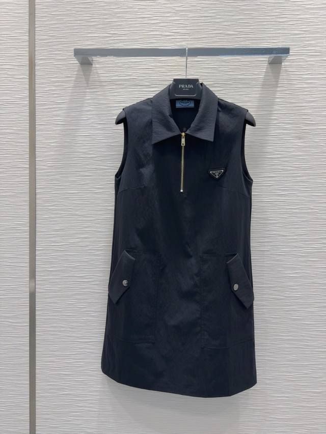 Prad* 2025Ss new vest dress is fashionable, low-key, elegant and luxurious! The