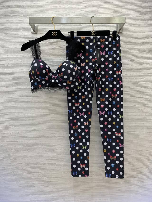Versac's latest polka dot ladybug and butterfly print high-elastic yoga suit fit