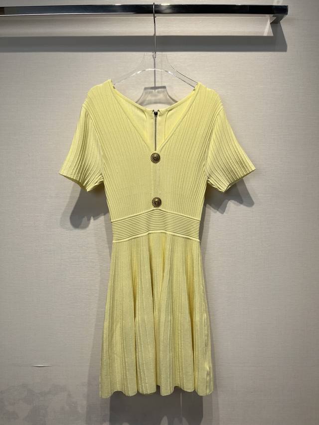 2025 new B-style gold button V-neck A-line dress Size: S- L
