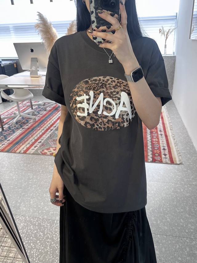 New 2025 new Acne Studios leopard print short-sleeved T-shirt, the fabric is sof
