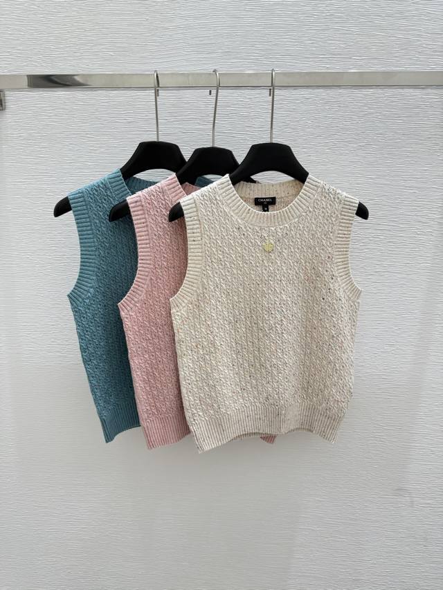 CH's new summer round-neck colorful knitted vest Color: white pink green Size: 3