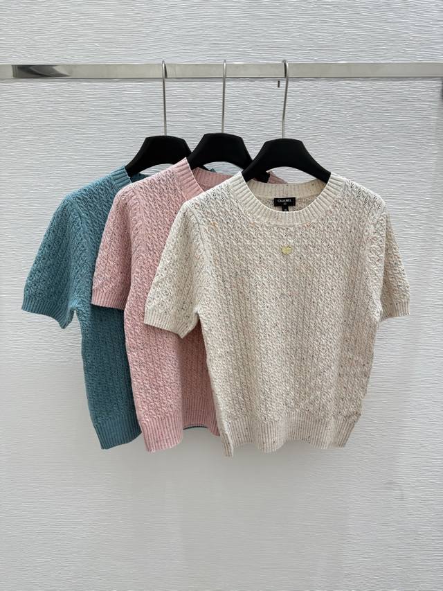 Ch's new summer round-neck colorful knitted short-sleeved shirt Color: white pin