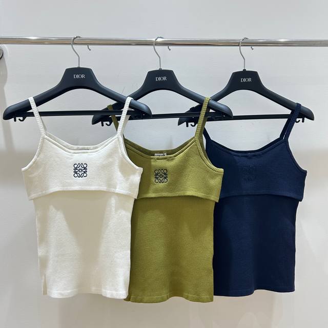 Loewe & Loewe embroidered logo camisole, simple and stylish, highlighting the el