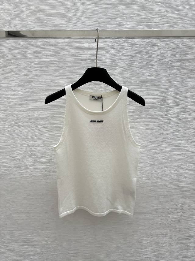 M's new summer round neck knitted short vest Color: White Size: 36.38.40