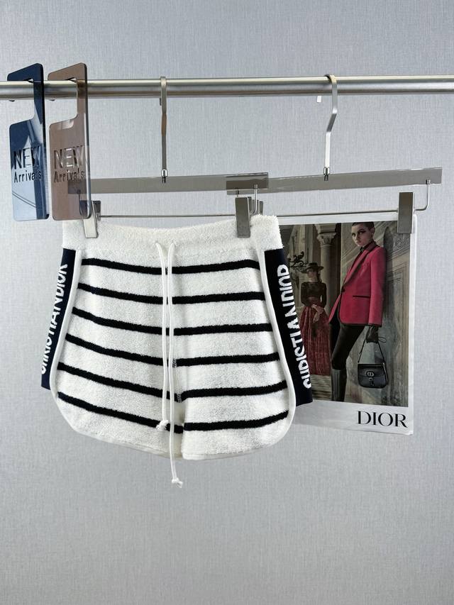 Tops and shorts Cd Black and white striped knitted shorts 83% cotton, 16% nylon,